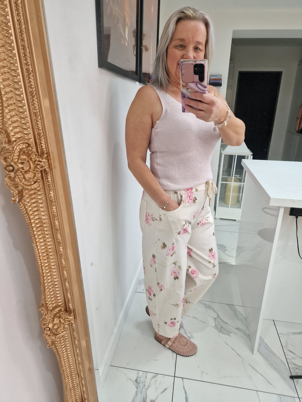 Rose stretch barrel jeans