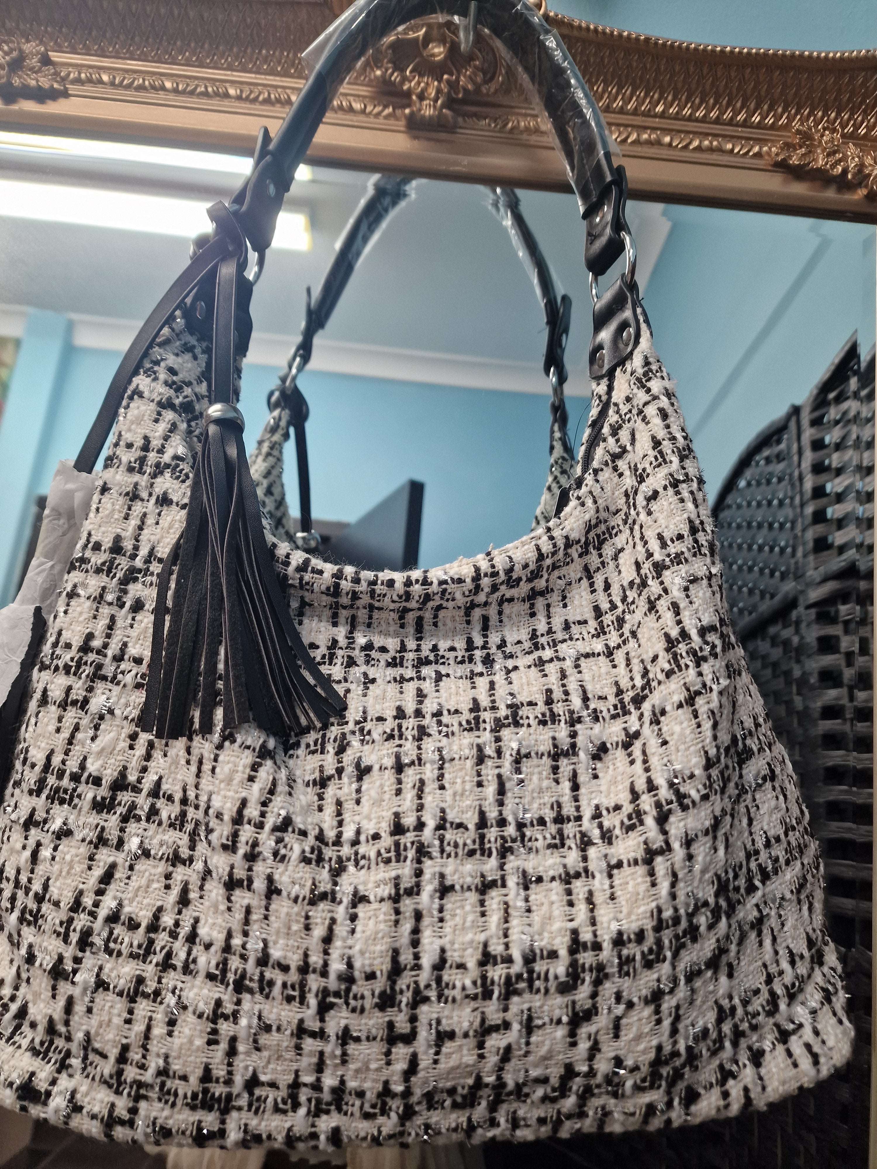 Boucle slouch bag