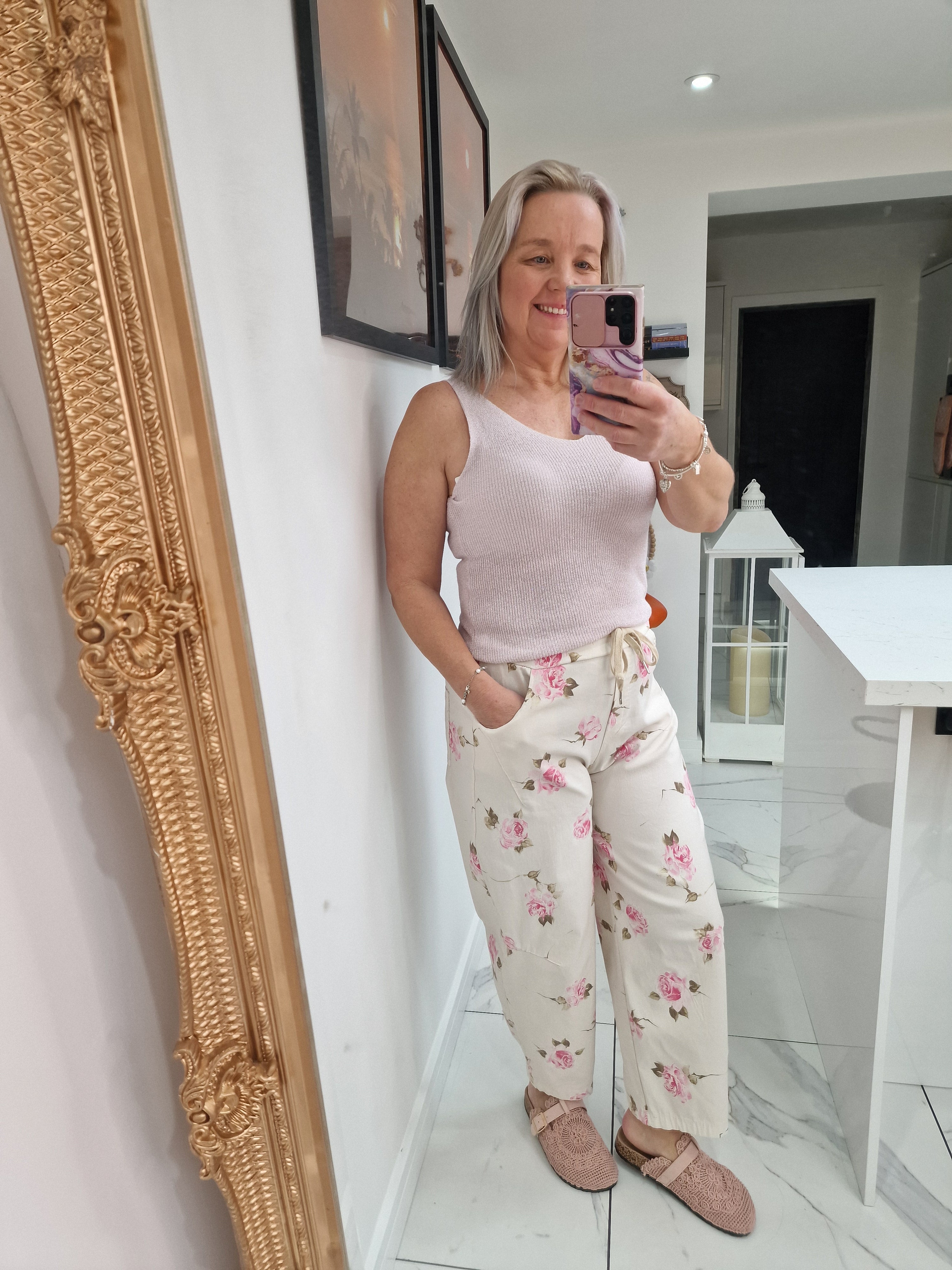 Rose stretch barrel jeans