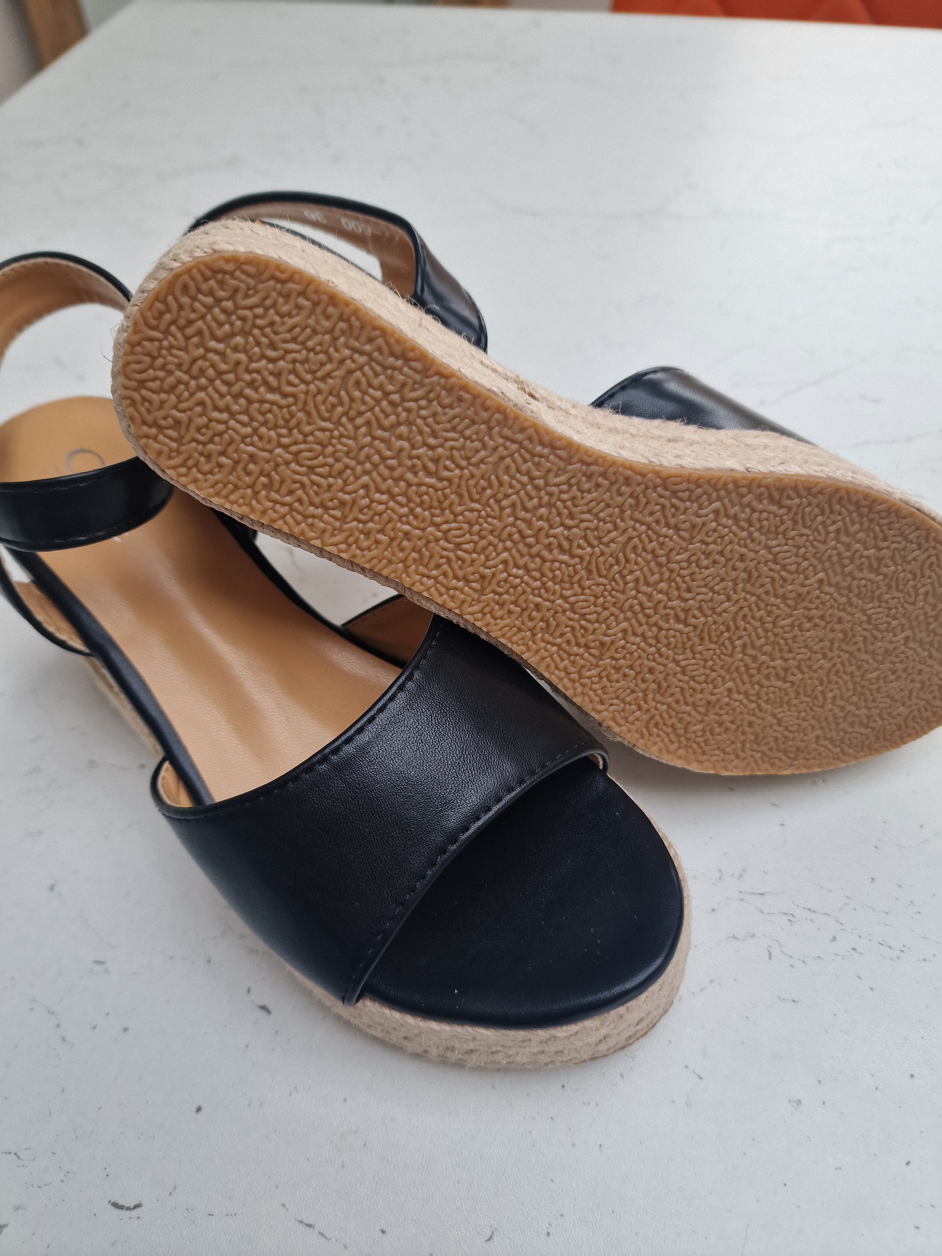 Mia wedge sandles