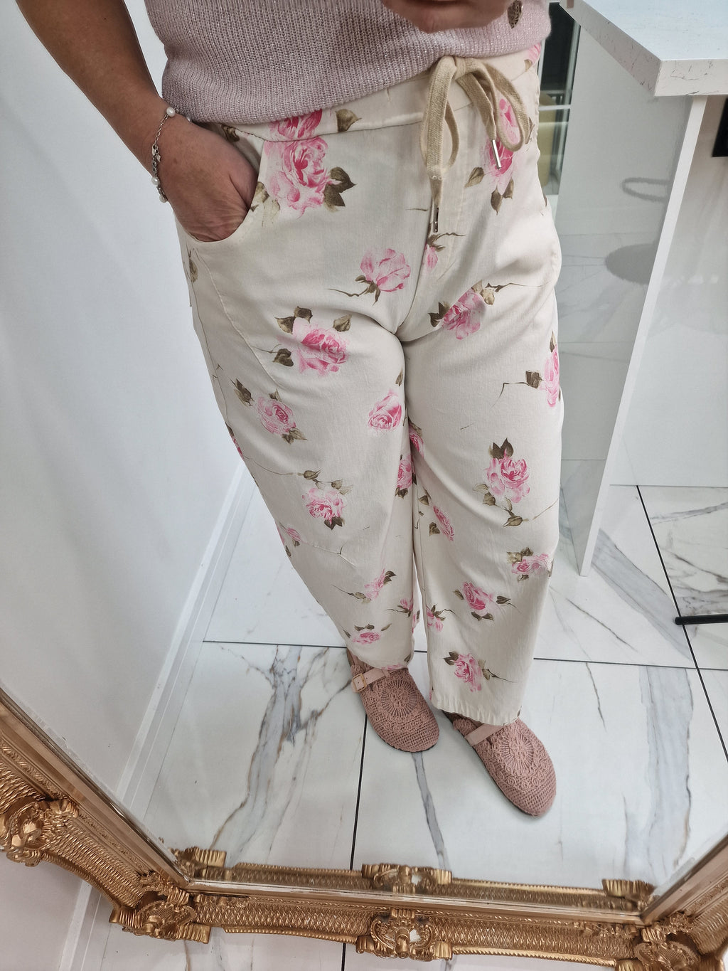 Rose stretch barrel jeans